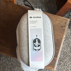 Oculus Quest 2 Carrying Case - Gray